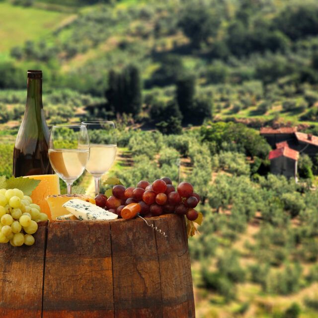 Perfect-Lunch-in-Tuscan-vineyard-1